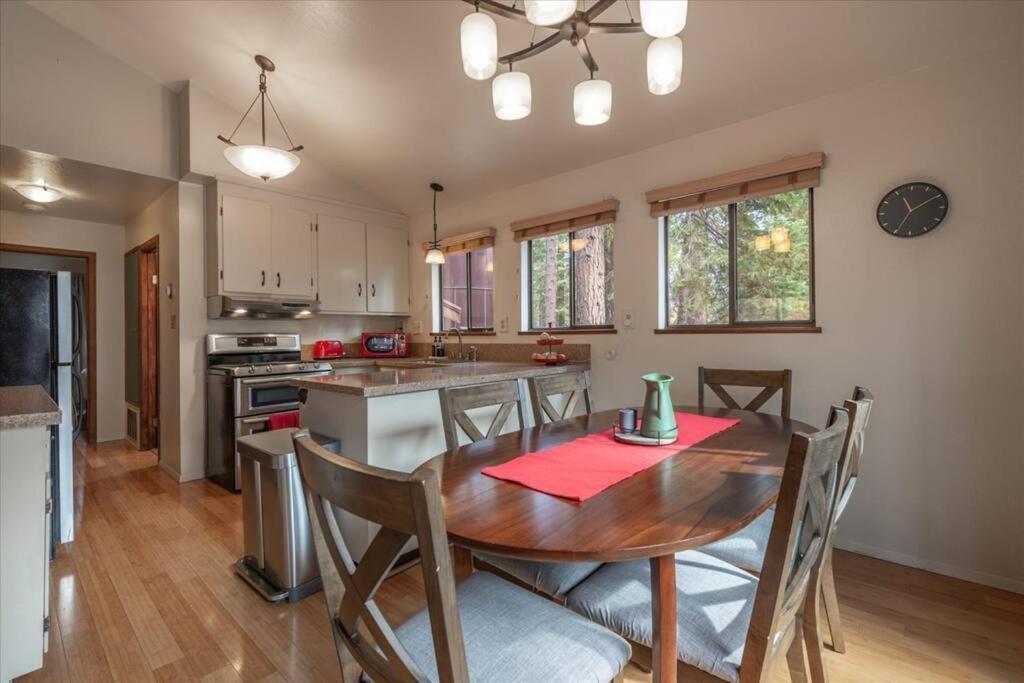 Cozy Pet-Friendly Cabin W Fenced-In Yard Close To Slopes Beach Town Carnelian Bay Exterior photo